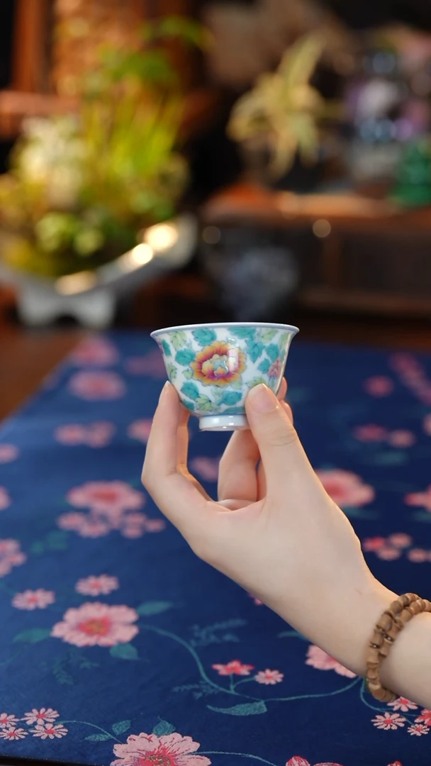 斗彩杯子
