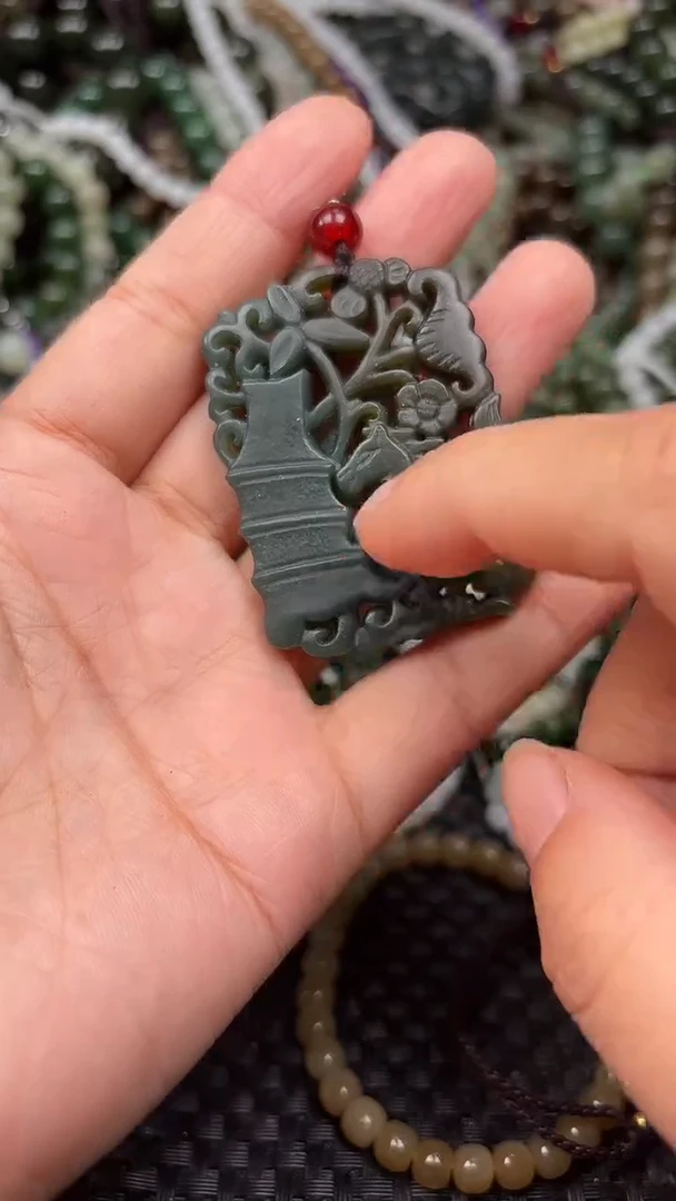 颈饰未镶嵌和田玉1