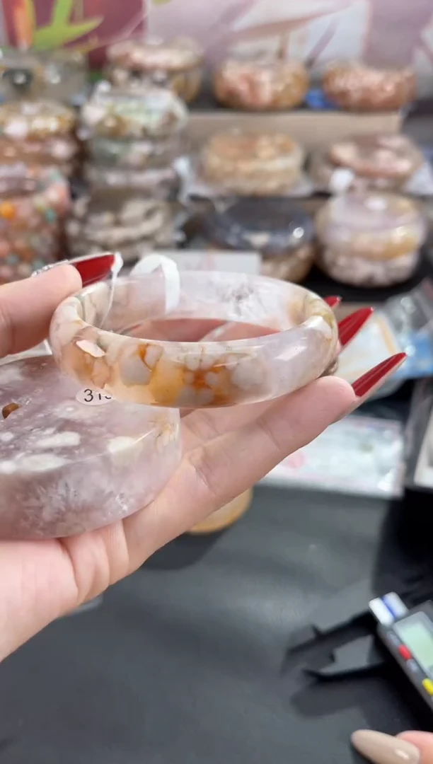 未镶嵌手镯石英质玉57