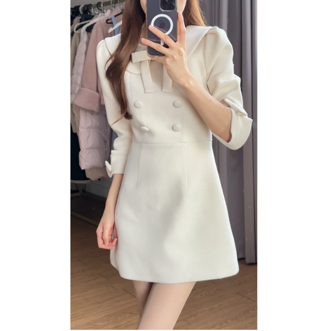 小小仟 牛奶酒酿 奶油彼得潘翻领蝴蝶结双排扣收腰连衣裙女