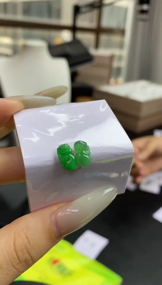 定制翡翠未镶嵌翡翠毛货~