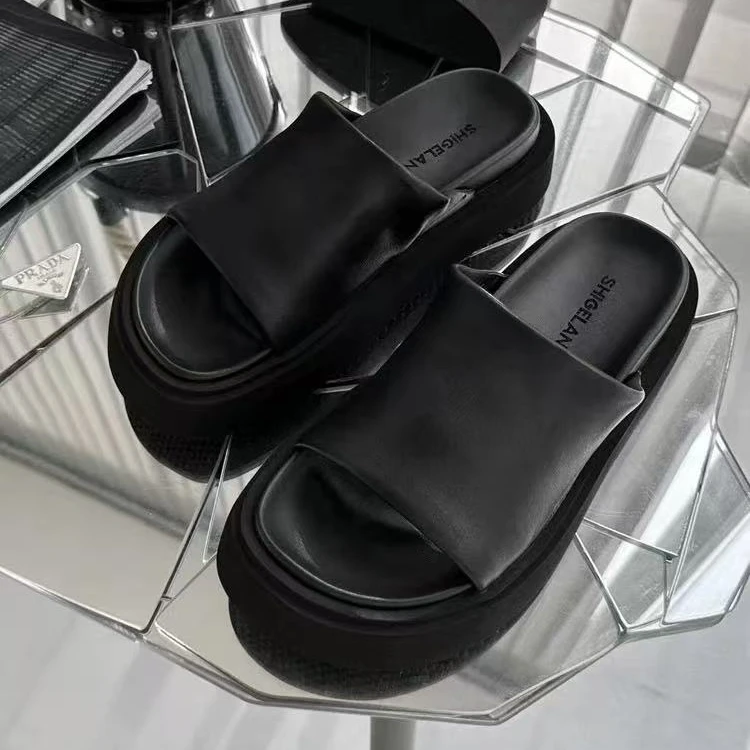 诗歌兰女鞋2025夏款欧货时尚一字拖鞋百搭休闲厚底增高软底沙滩鞋