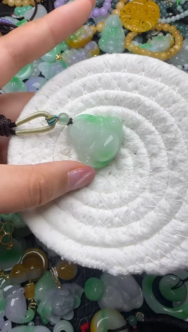 颈饰未镶嵌翡翠缅甸翡翠吊坠
