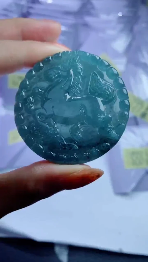 翡翠未镶嵌颈饰