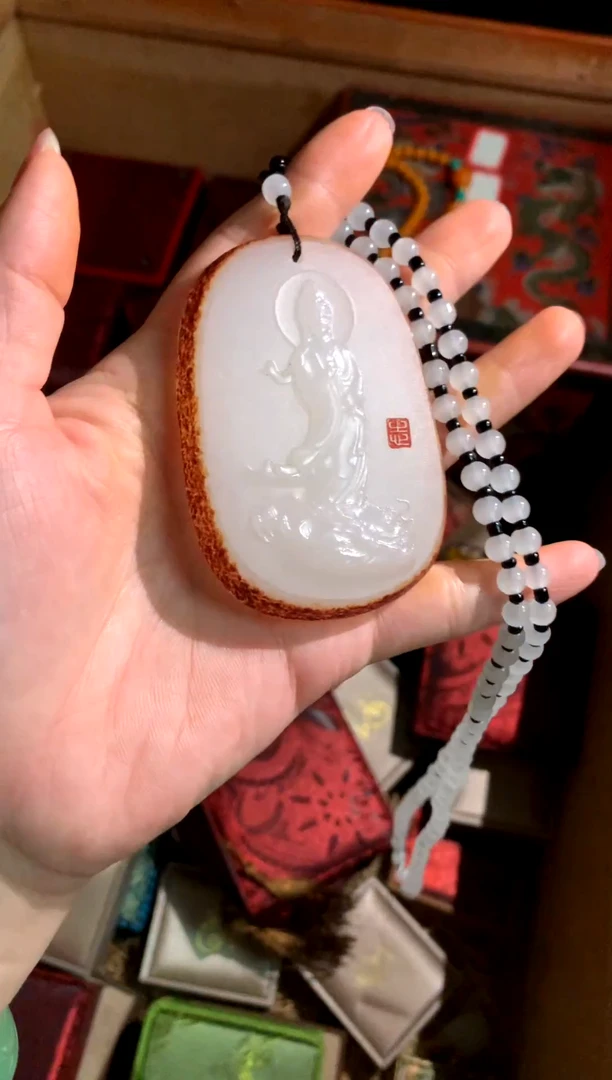 颈饰未镶嵌和田玉（子料）润玉潭精品专属摆件