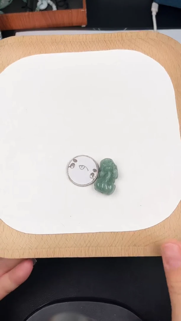 颈饰未镶嵌翡翠孤品-4