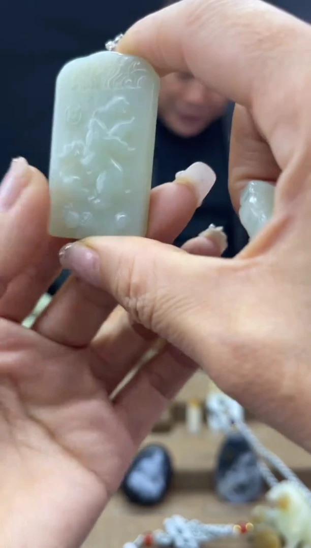 颈饰未镶嵌和田玉1