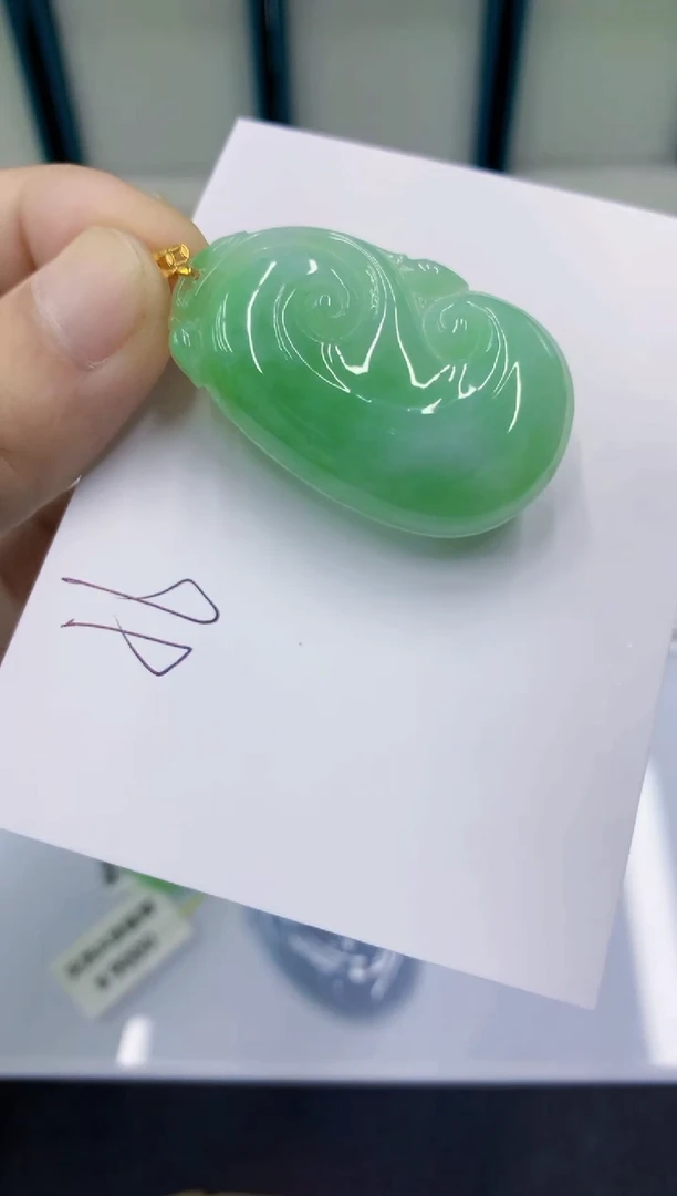 颈饰18K金镶嵌翡翠翡翠