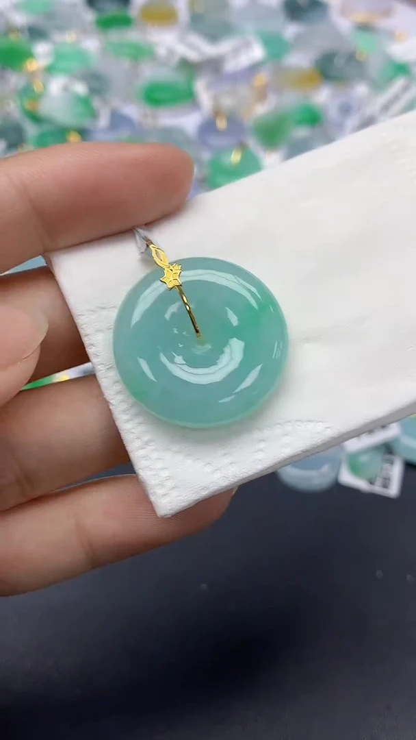 翡翠18K金镶嵌颈饰天然缅甸a货翡翠