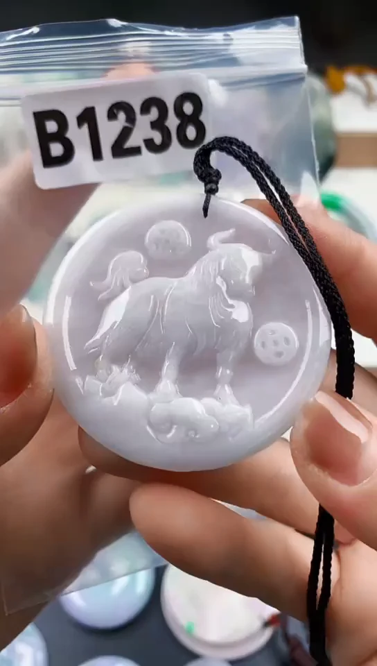 颈饰未镶嵌翡翠天然翡翠吊坠挂件