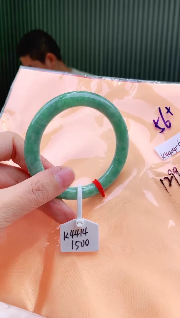 未镶嵌手镯翡翠56+
