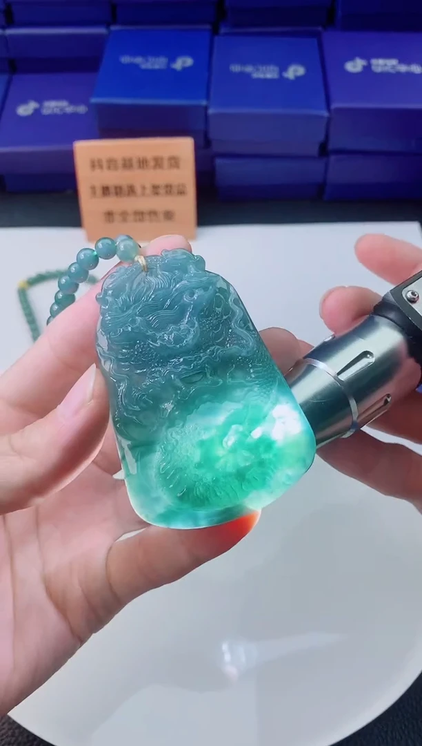 翡翠未镶嵌颈饰1111111111