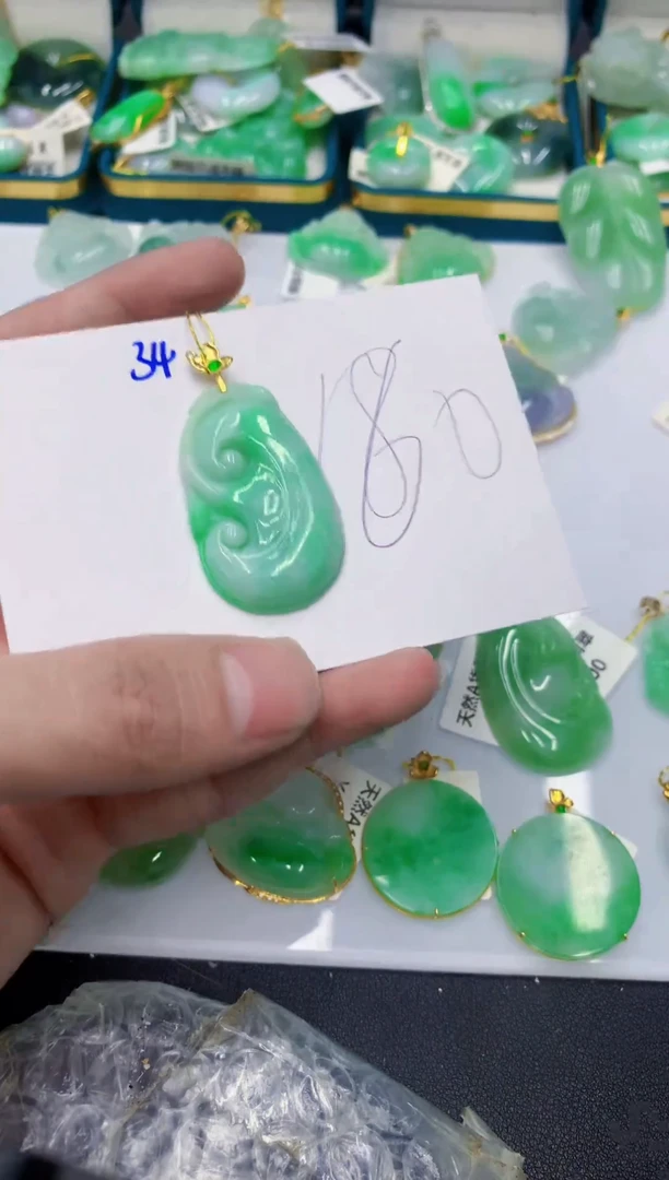 颈饰未镶嵌翡翠111111