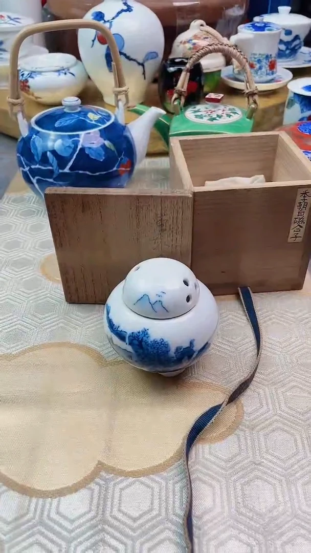 【闪购商品】盘色锅岛鲁山青花香炉