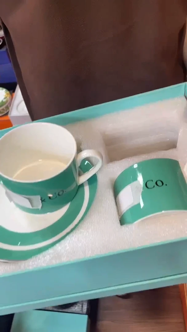 杯鸿辉家品牌瓷器，京东包邮！