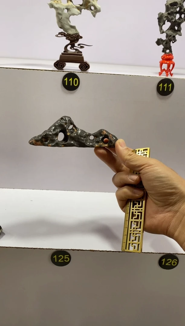 树脂制品底座 石头是青州玲珑石