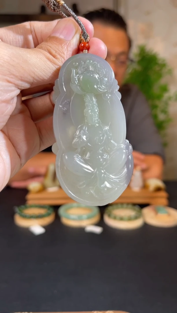 吊坠(不含链)未镶嵌和田玉观音 冰紫色 tg