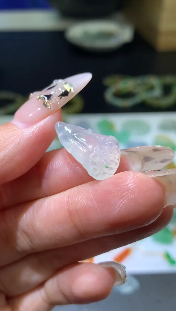 未镶嵌定制翡翠毛货  20.9-13.6-5.1