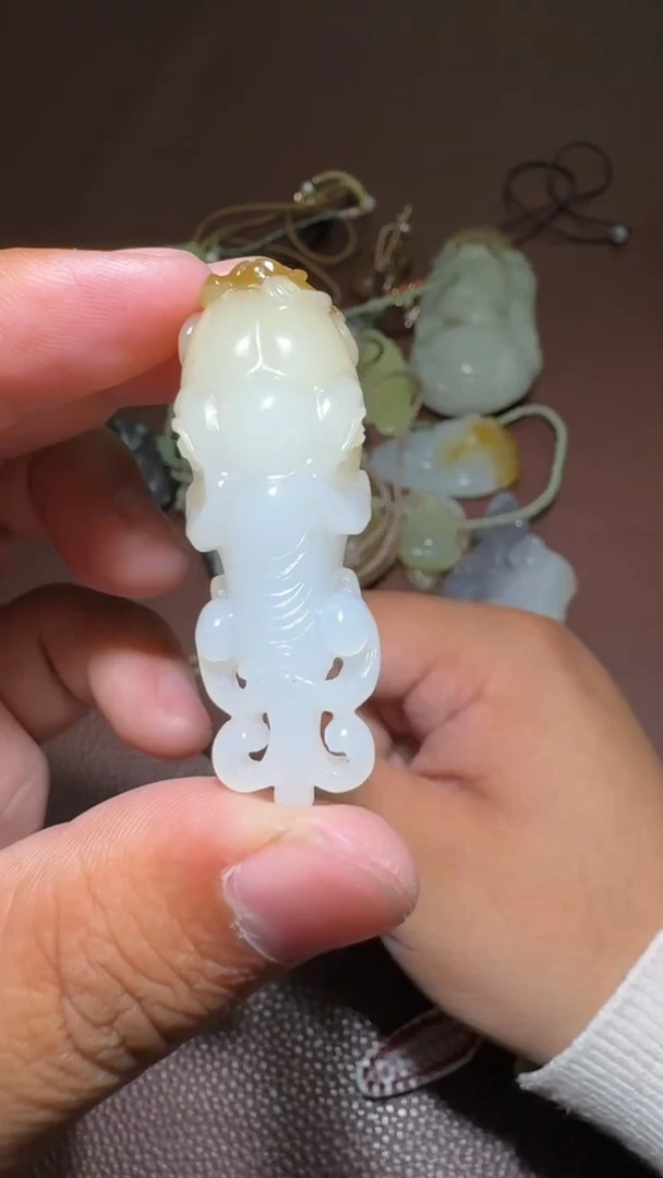 未镶嵌和田玉挂件和田玉