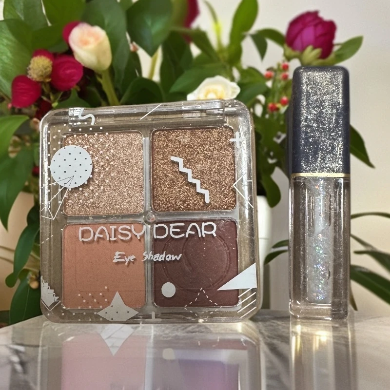 A952 浪漫蒂克眼影盘+尔木萄液体眼影