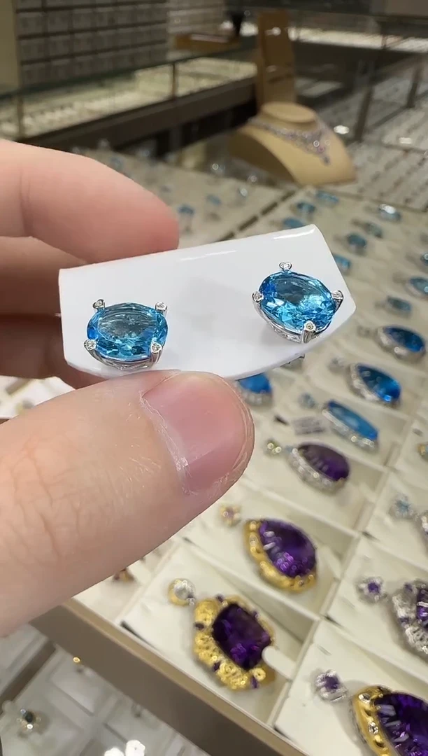 银S925镶嵌托帕石耳饰耳钉