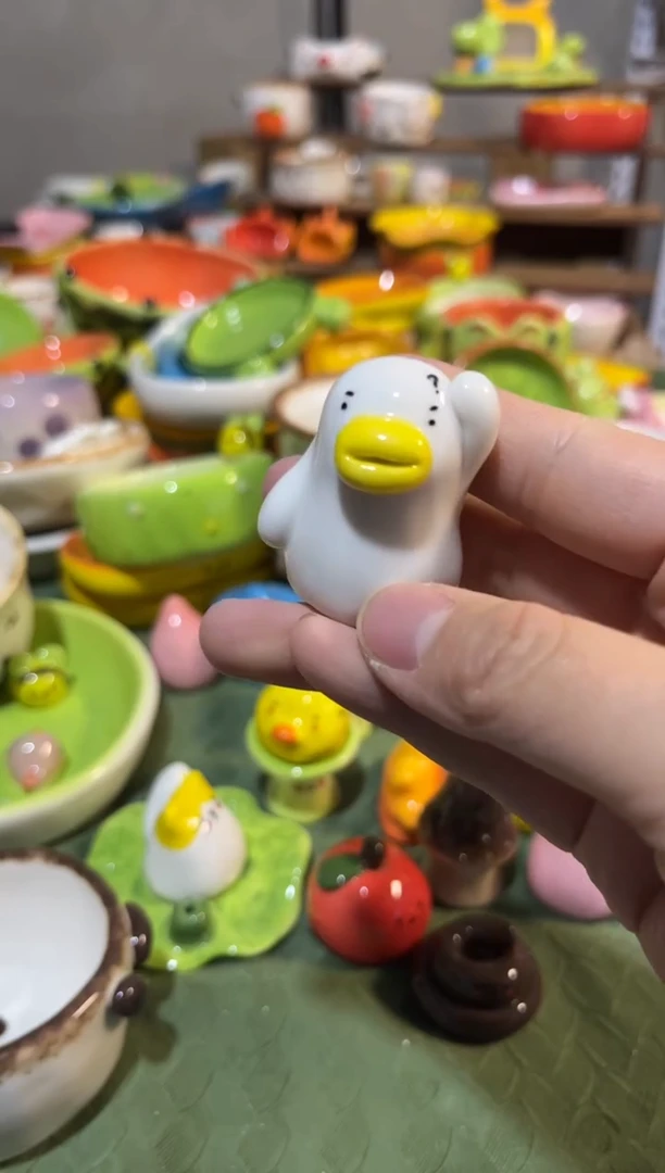 132手绘釉下彩微瑕陶瓷