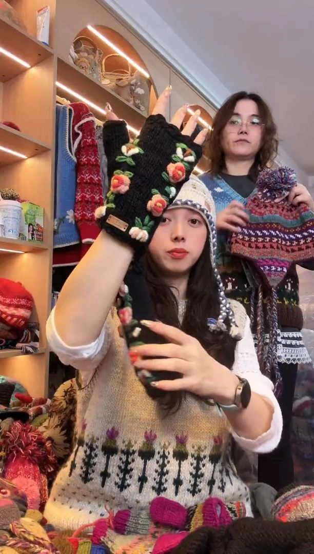 纯棉百羊刺绣半包手套