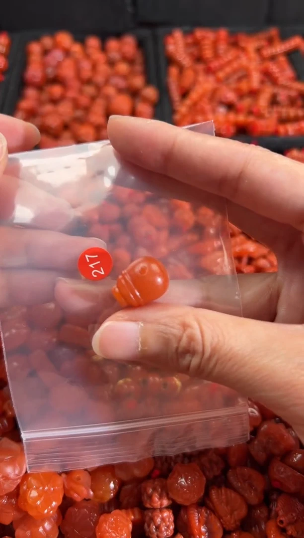 【闪购商品】南红玛瑙未镶嵌颈饰1