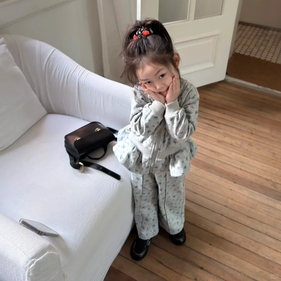 壹妈韩版童装女童秋装套装洋气儿童灰色碎花卫衣外套休闲裤两件套
