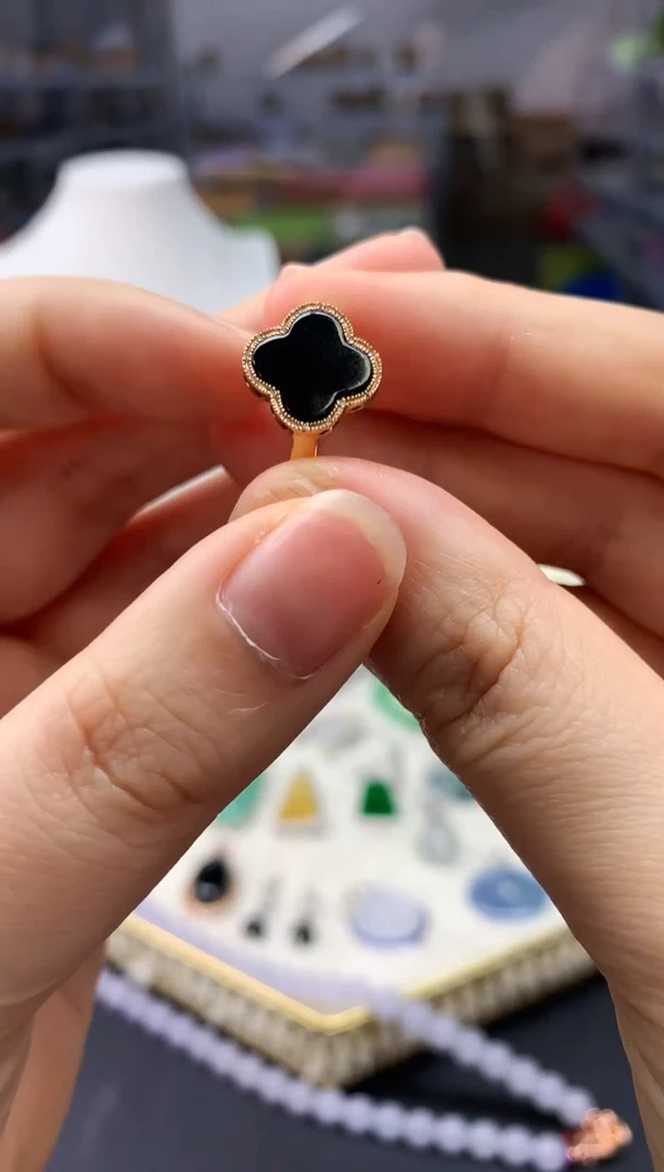 【闪购商品】翡翠颈饰18K金镶嵌翡翠戒指|不退不换