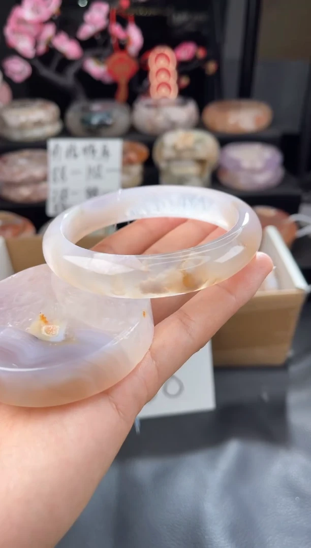 【闪购商品】石英质玉手镯未镶嵌61