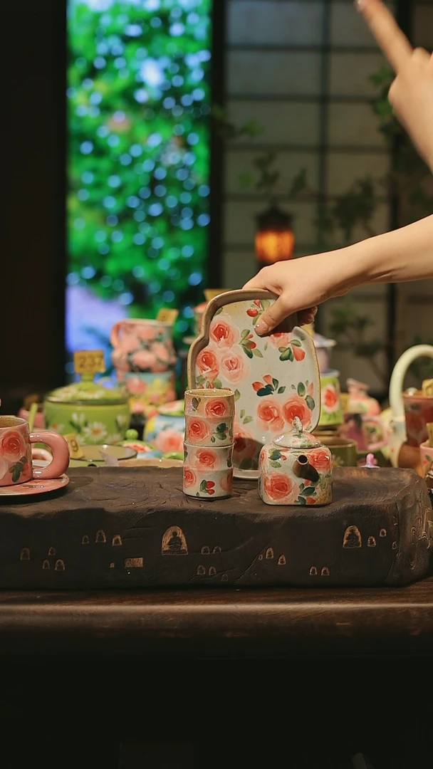 陶瓷一套景德镇高温手绘釉下彩设计师款式