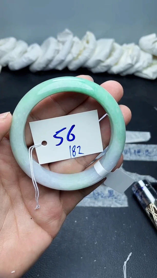 未镶嵌手镯翡翠182