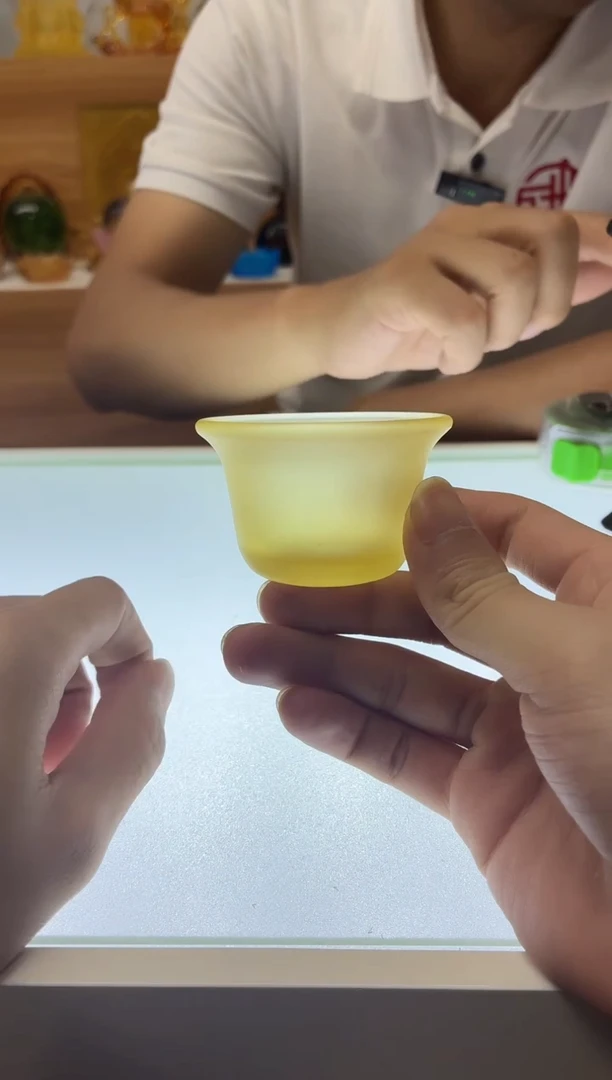 琉璃手工艺品古法琉璃琥珀色小供水杯