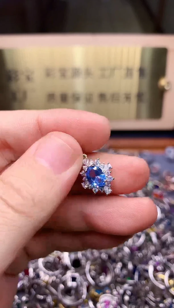 【闪购商品】海蓝宝石颈饰银S925镶嵌........