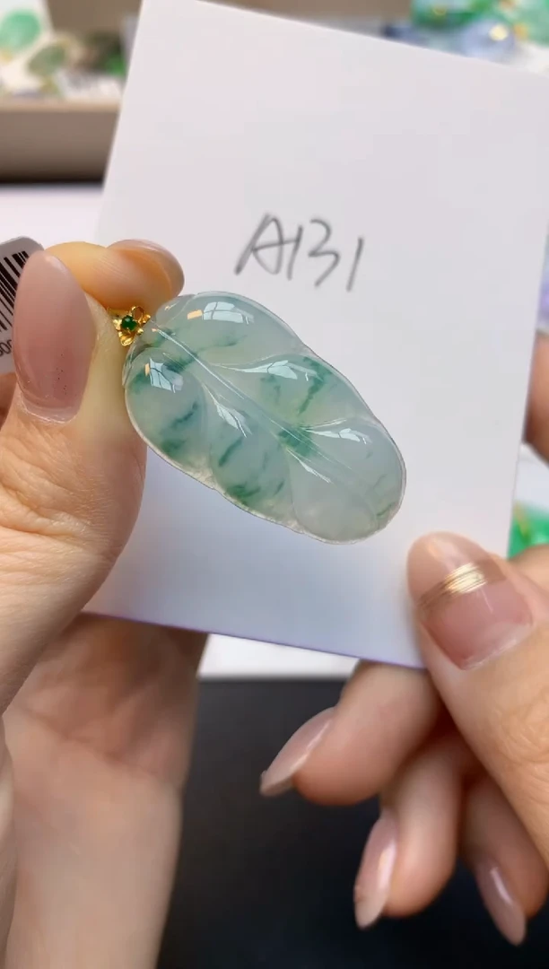 颈饰18K金镶嵌翡翠天然A货缅甸翡翠百元以上9元证书费自理