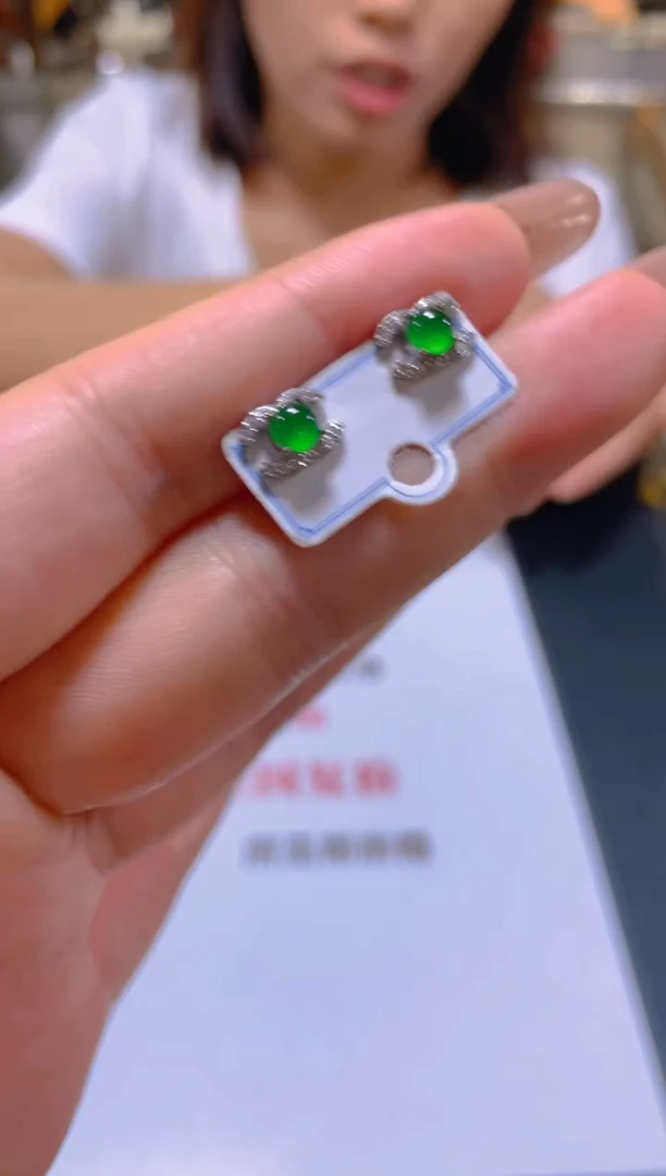 未镶嵌翡翠耳饰多样性发一