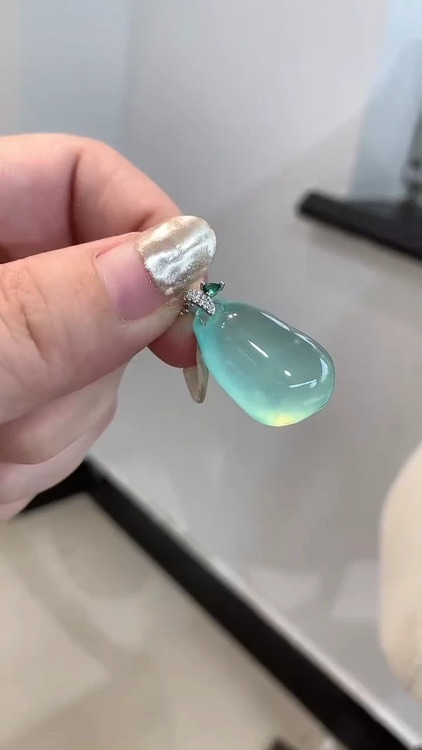 未镶嵌蛇纹石玉吊坠(不含链)福瓜
