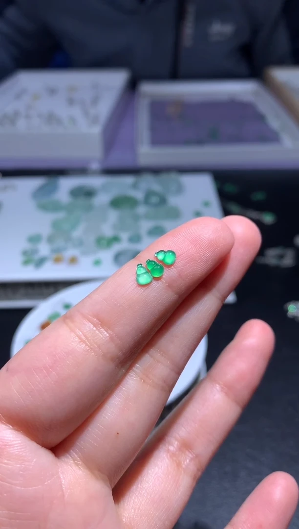 未镶嵌定制翡翠毛货