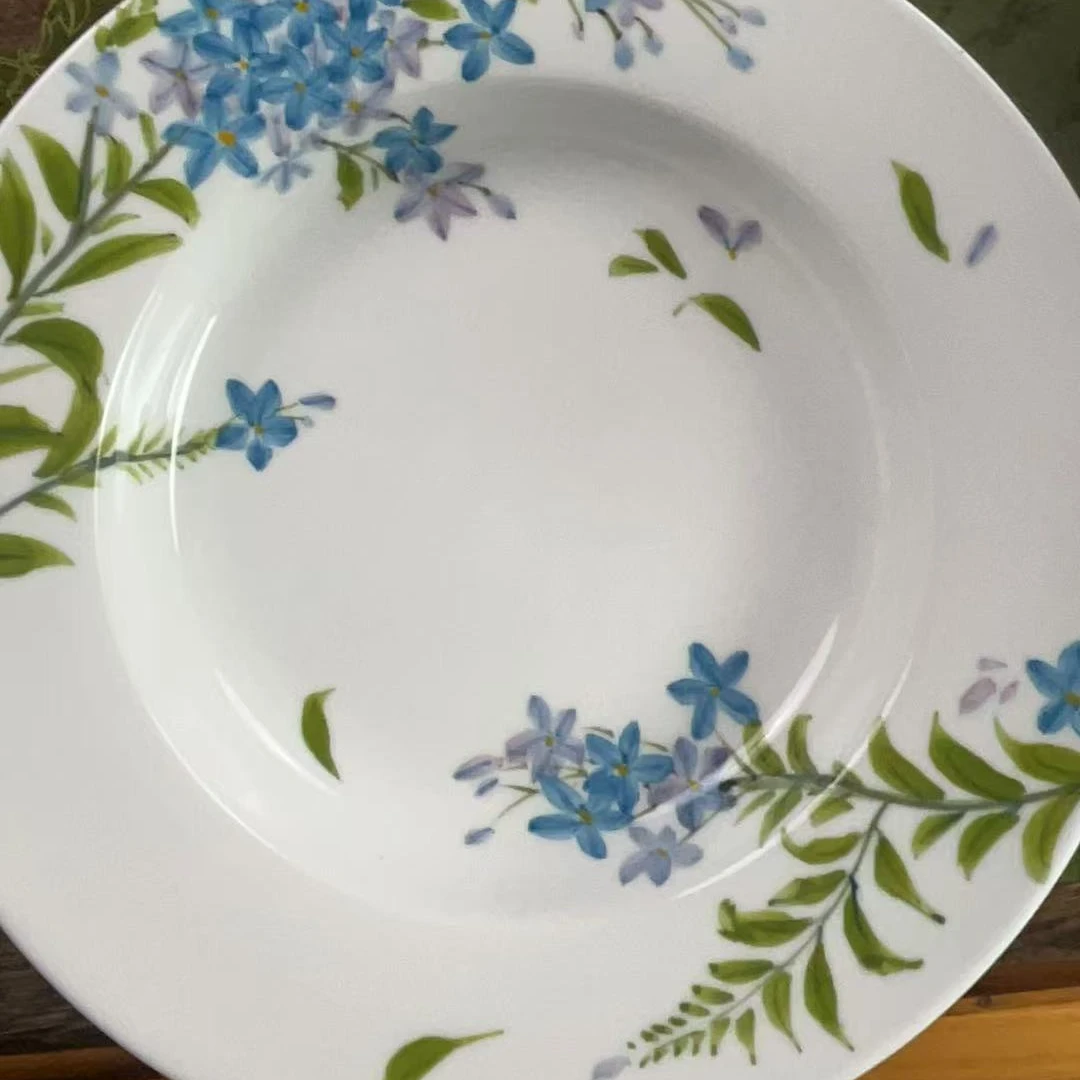 景德镇手绘高温烧制蓝色小花盘子