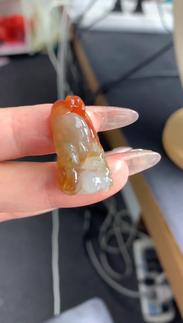 定制翡翠未镶嵌九尾狐