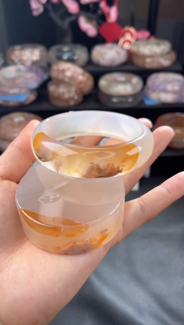 【闪购商品】石英质玉手镯未镶嵌61