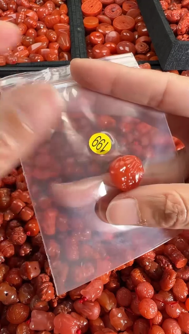 【闪购商品】南红玛瑙颈饰未镶嵌1