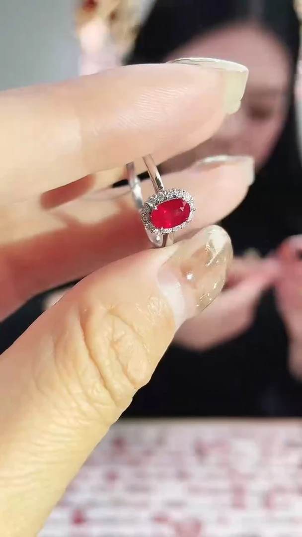 18K金镶嵌戒指红宝石戒指