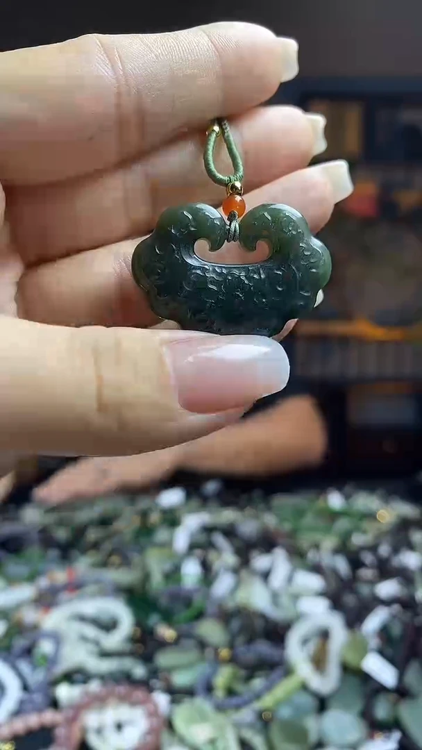 颈饰未镶嵌和田玉多样性发货，拍一发一