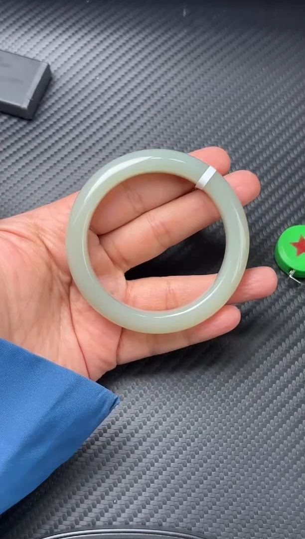 未镶嵌手镯和田玉且末近矿微色差54+M