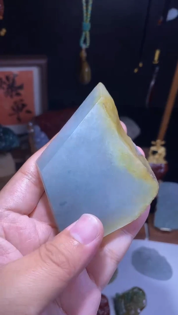 未镶嵌定制翡翠只***辰翡翠