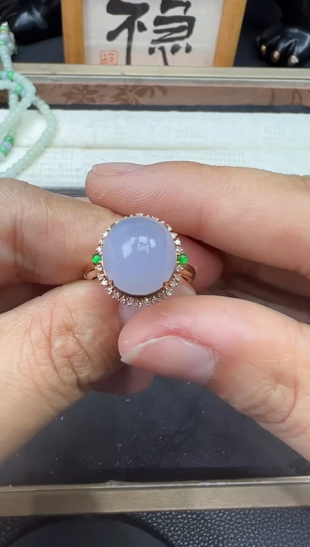 【闪购商品】翡翠吊坠(不含链)18K金镶嵌蛋面