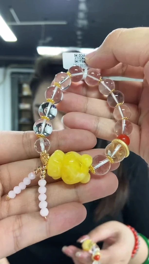 【闪购商品】蜜蜡裸石未镶嵌多样性发其一，颜色微差