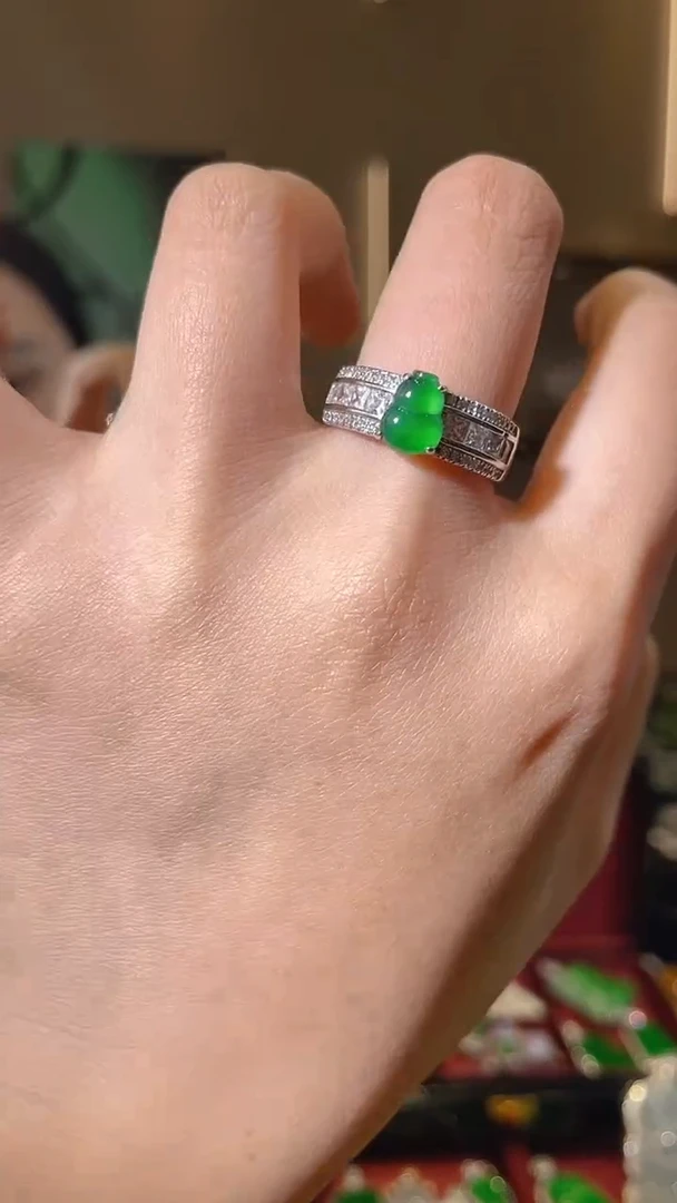 【闪购商品】翡翠戒指银S925镶嵌天然翡翠A货